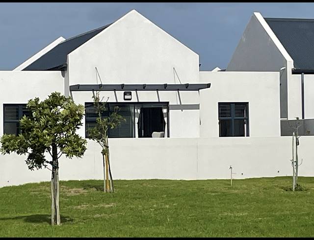 3 BEDROOM FREESTANDING FOR SALE IN LAGUNA
